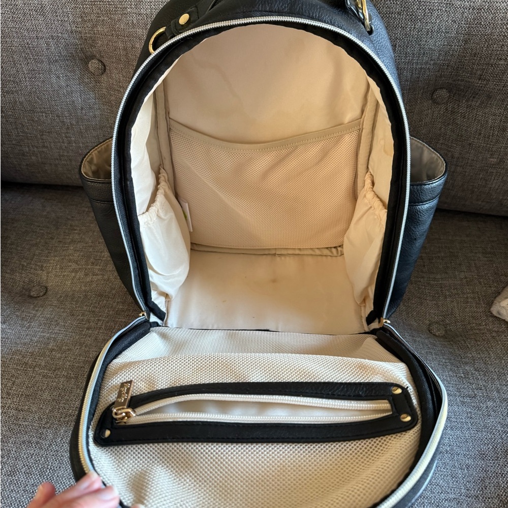Itzy Ritzy Black Leather Baby Bag - Picture 2 of 7